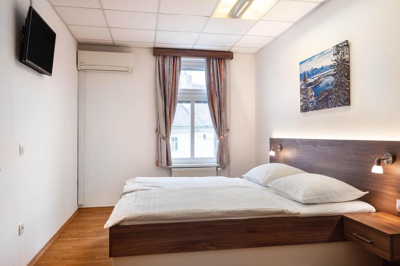 Pension Union Bled Bagian luar foto