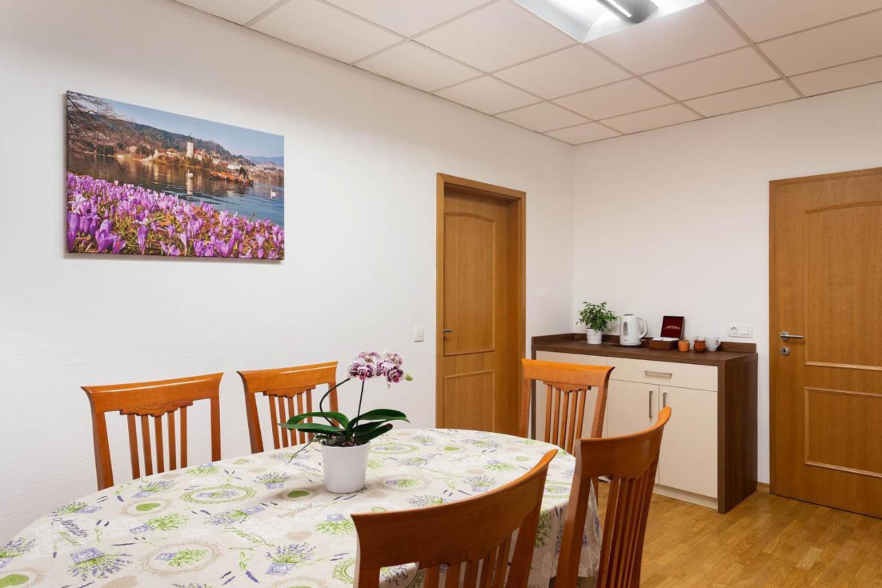 Pension Union Bled Bagian luar foto
