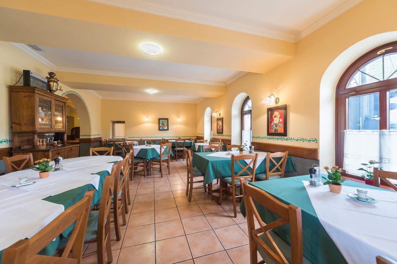 Pension Union Bled Bagian luar foto
